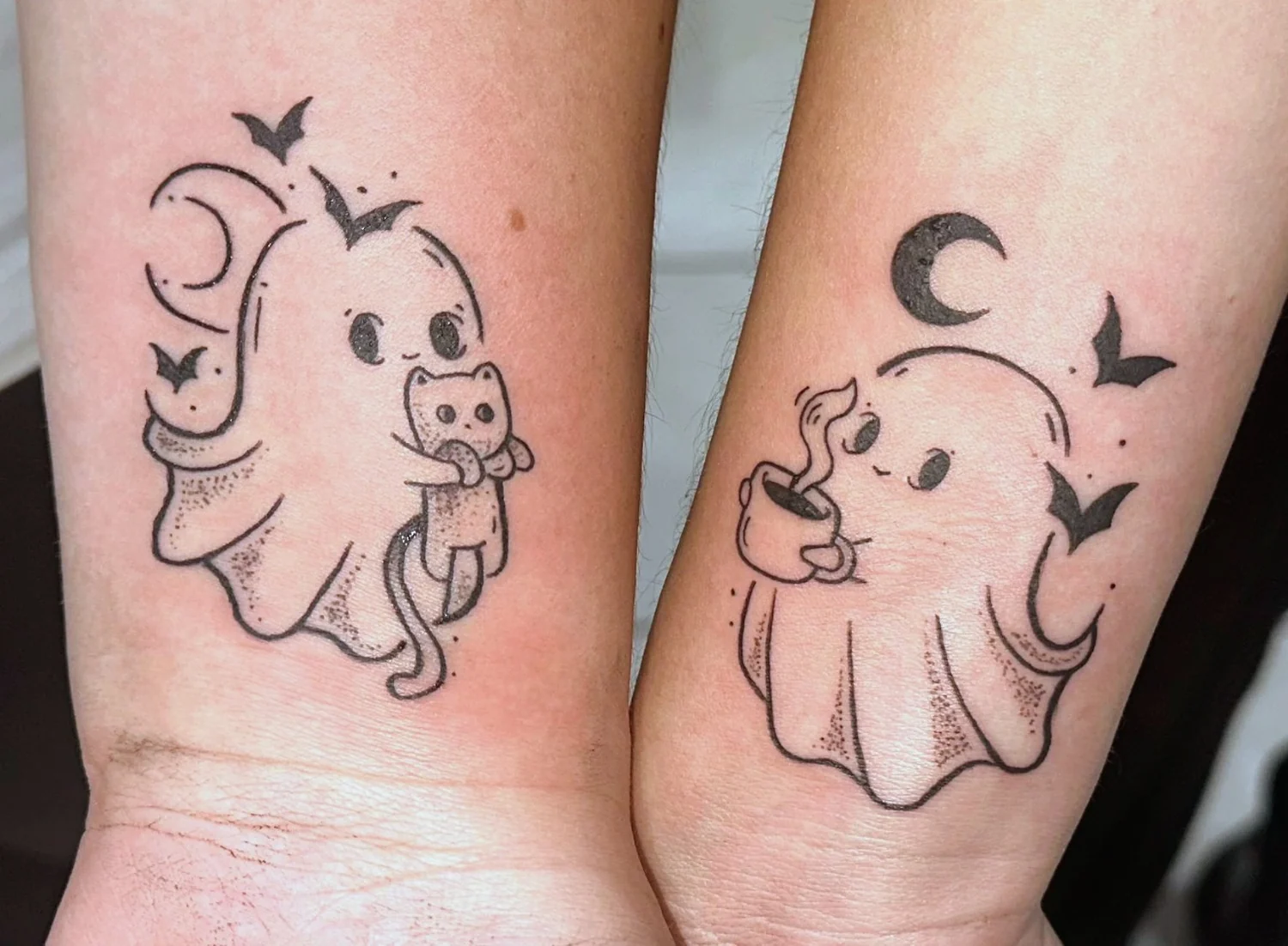 Kleine Geister als Partnermotive – Tattoo-Arbeit von Silence