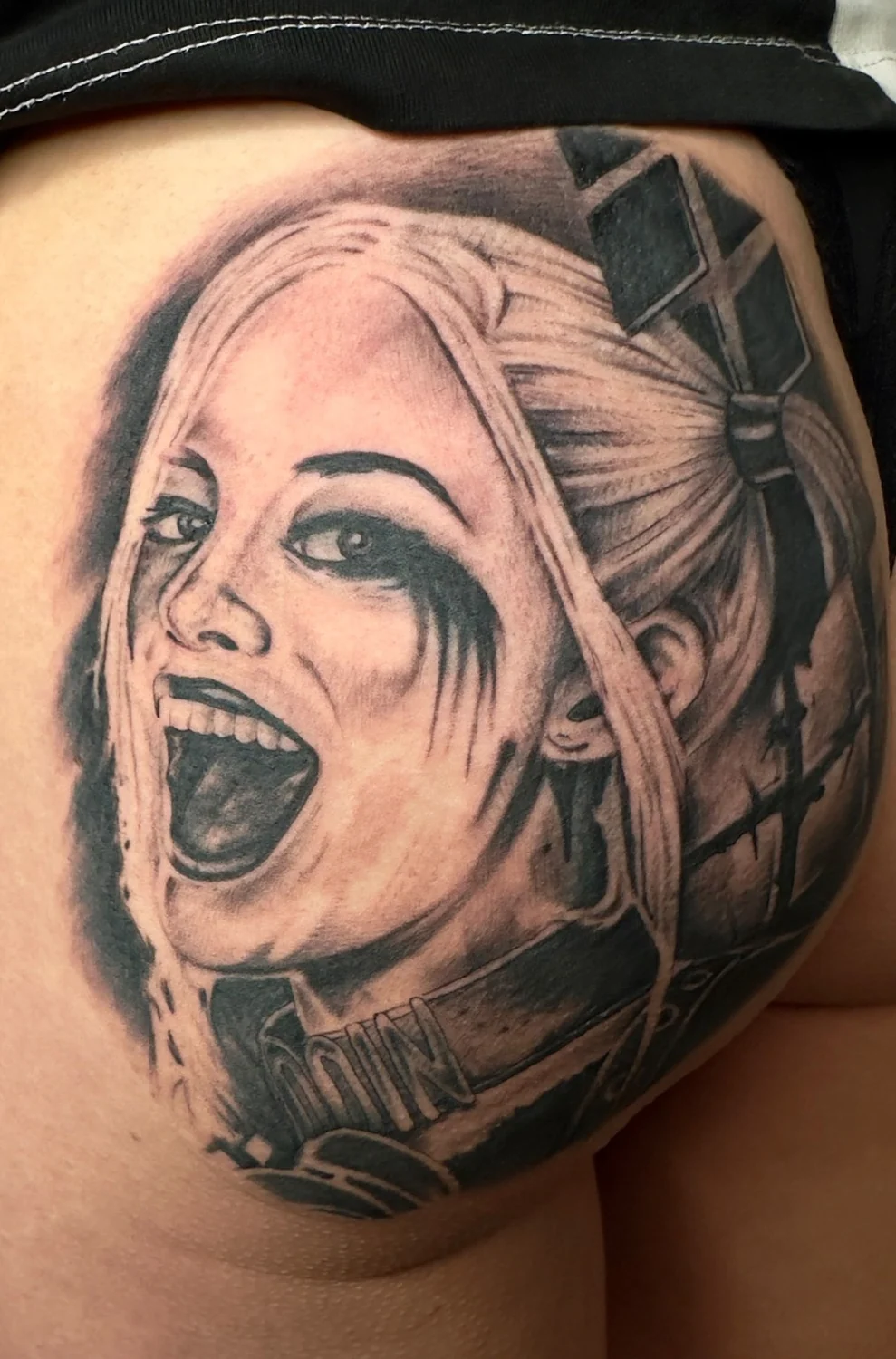 Harley-Quinn-Porträt – Tattoo-Arbeit von Silence